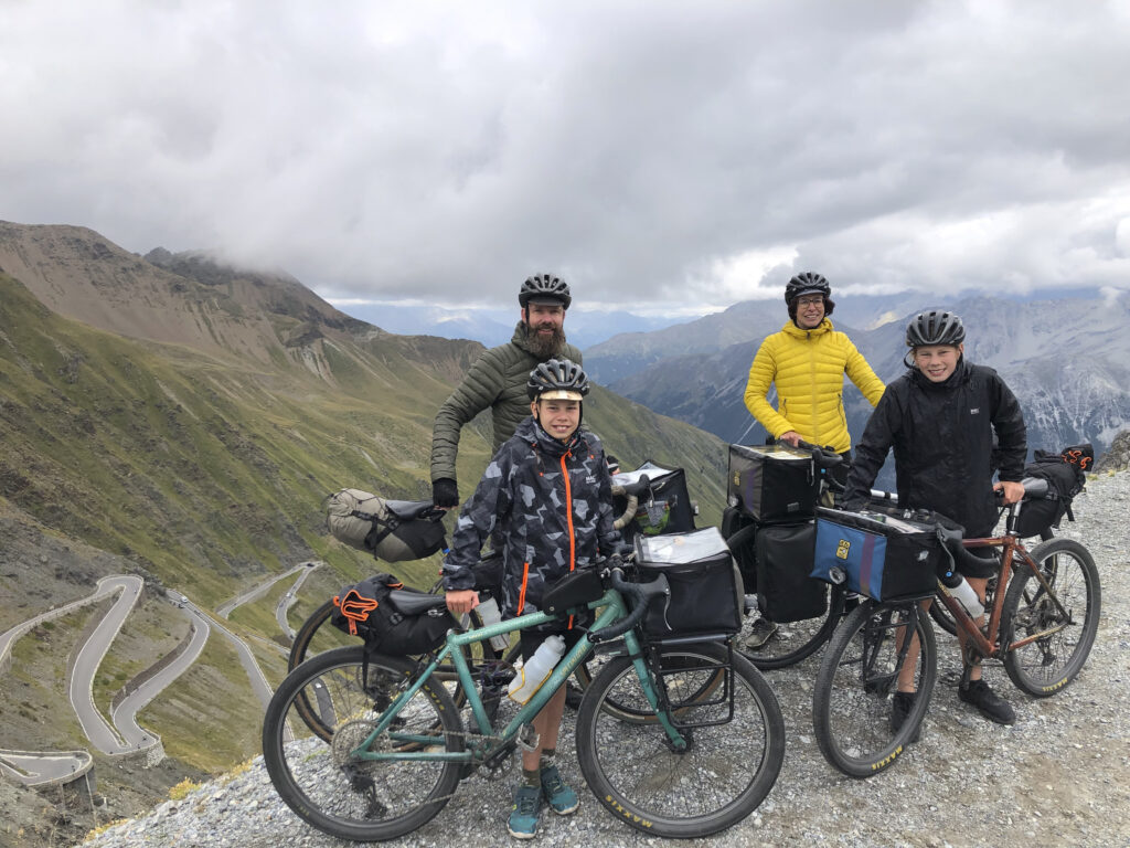 Totally Cranked Crew completed Expedition Stelvio! // 1200K – 9483h